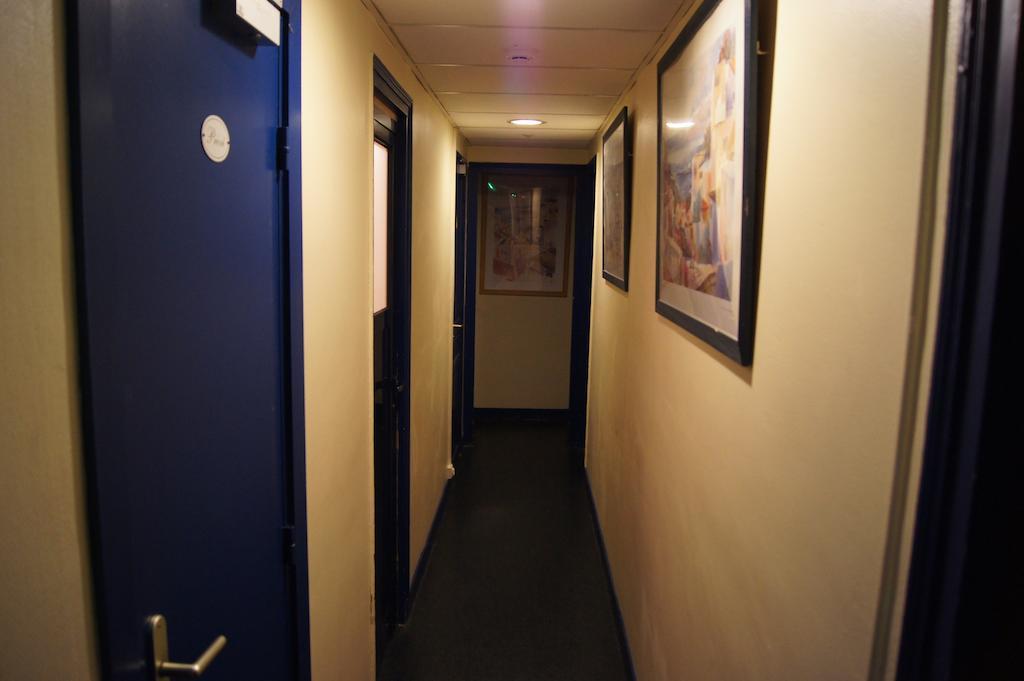 Hotel Moderne Maisons-Alfort Zewnętrze zdjęcie A corridor on the ship