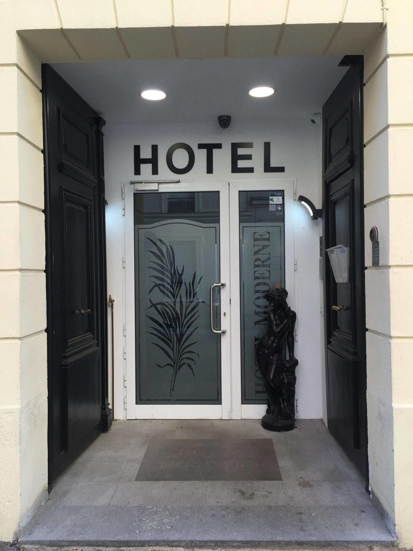 Hotel Moderne Maisons-Alfort Zewnętrze zdjęcie Entrance to the hotel