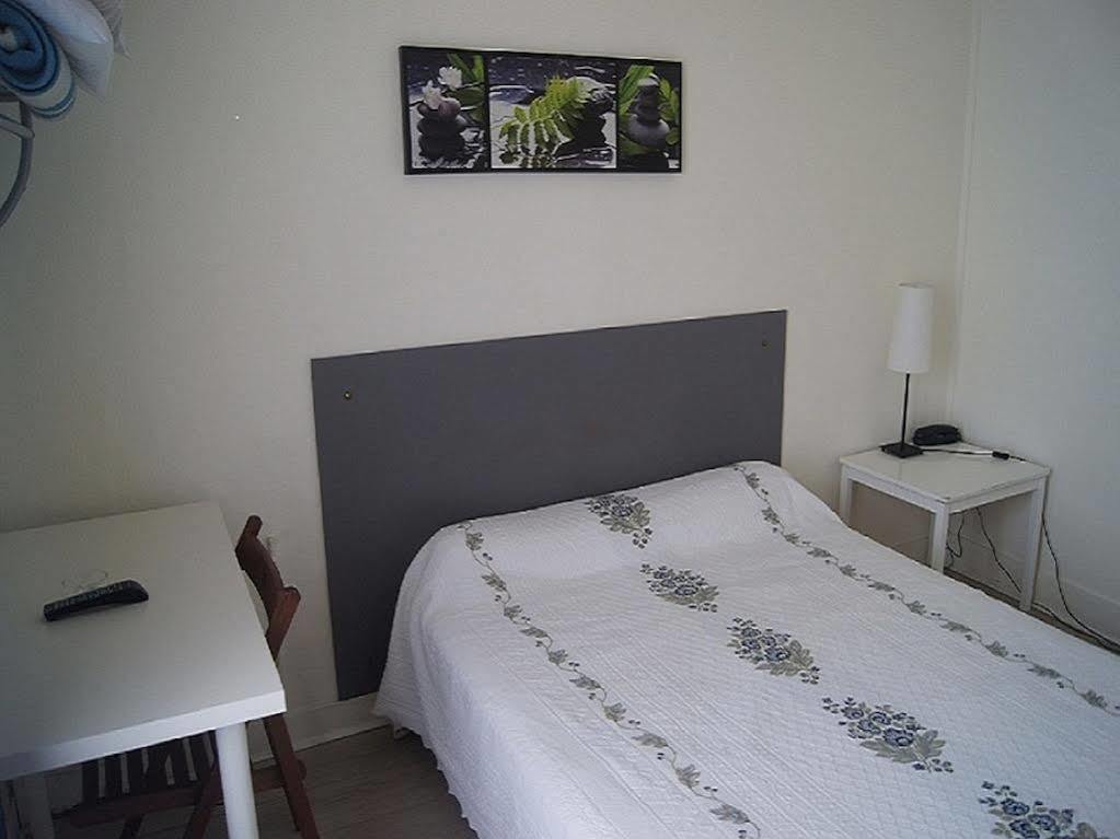 Hotel Moderne Maisons-Alfort Zewnętrze zdjęcie A single room at the hotel
