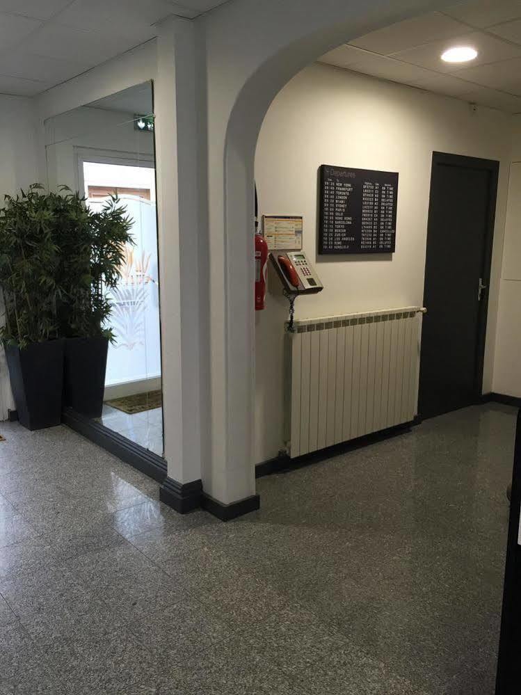 Hotel Moderne Maisons-Alfort Zewnętrze zdjęcie Reception